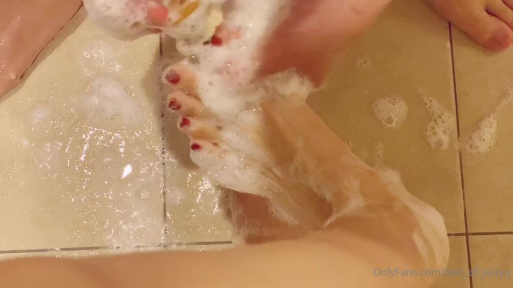 feet of suzyq 23 04 2021 2091023214 wash my feet