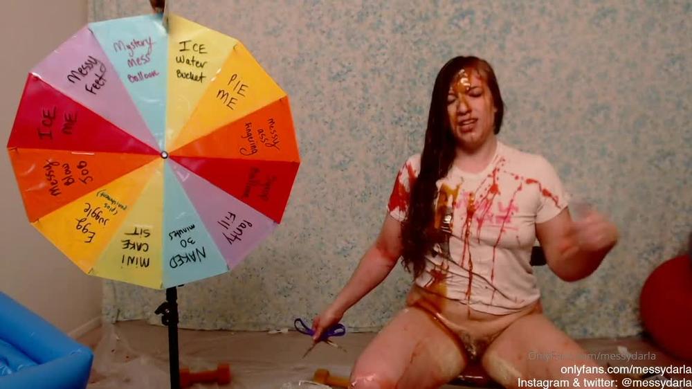 darladevoursyou 04 03 2020 167706497 POP goes the syrup balloon all over Darla's head    Someone help the vulnerable, messy gir