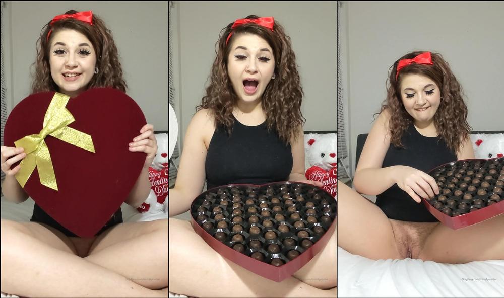 itsdollymattel 14 02 2020 150422767 Happy Valentine's Day babe, which do u wanna eat first â£ï¸