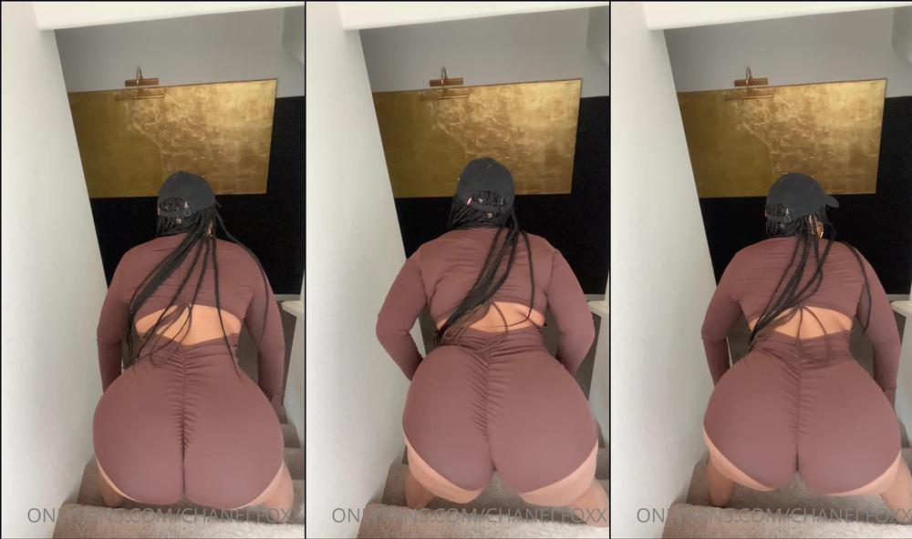 chanelfoxx 17 03 2021 2055895853 hump day