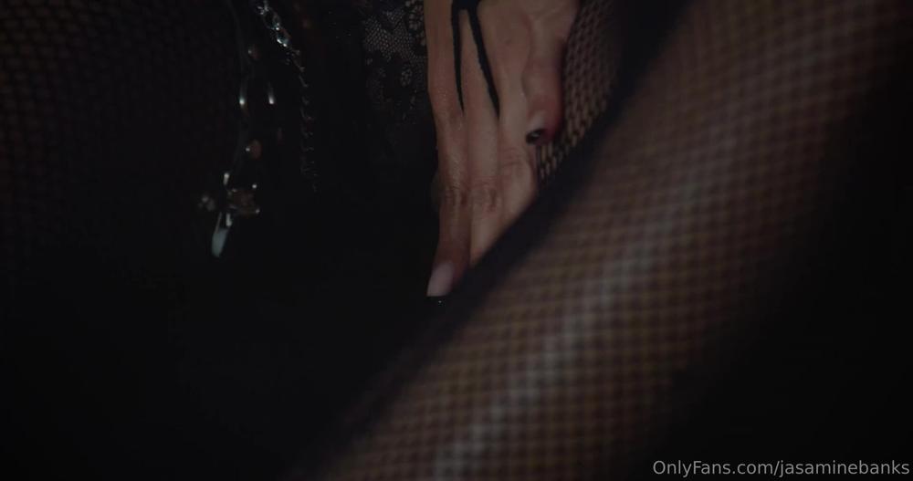 jasaminebanks 02 10 2022 2623714199 a dick sucking witch check your dm at midnight