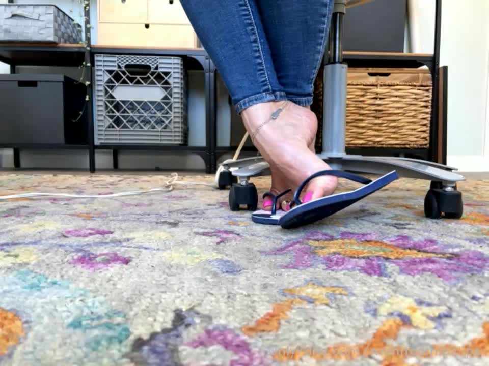 mimifootnipclips 378937406 2022 08 08 stream started at 08082022 0913 pm coffee break with mimi
