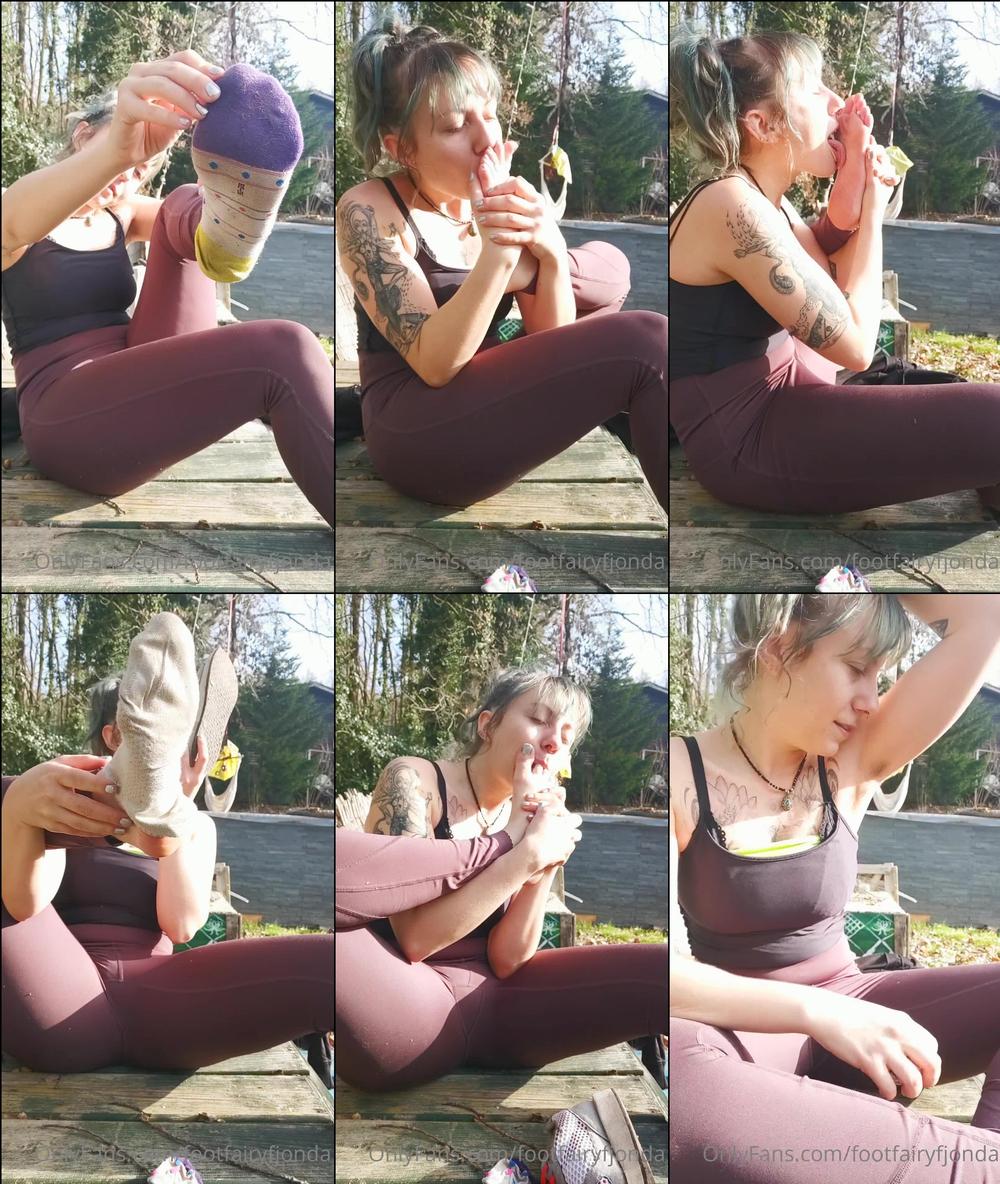 freakyfjondaxxx 113245397 2021 02 23 swipe for video and eating my socks haha and smelly armpits too 7