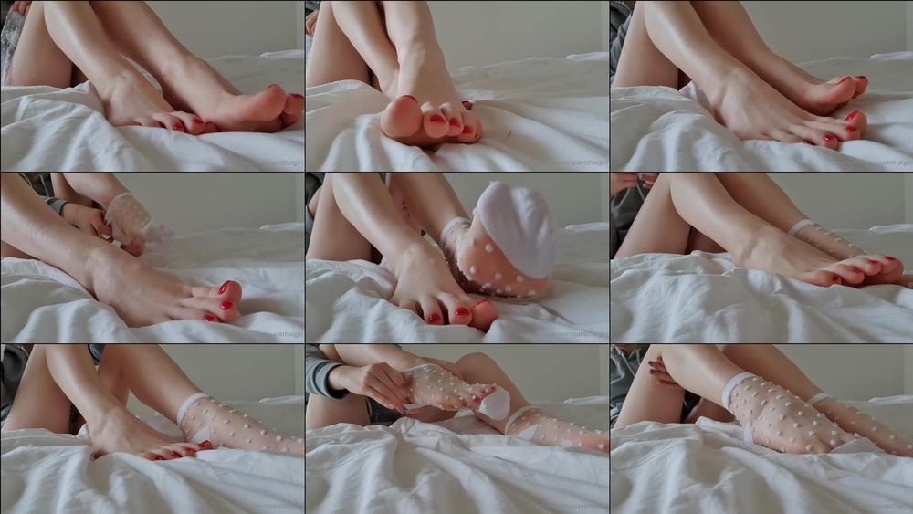 lizzy_vixxen 67976375 2020 11 09 Feet entertaining 
