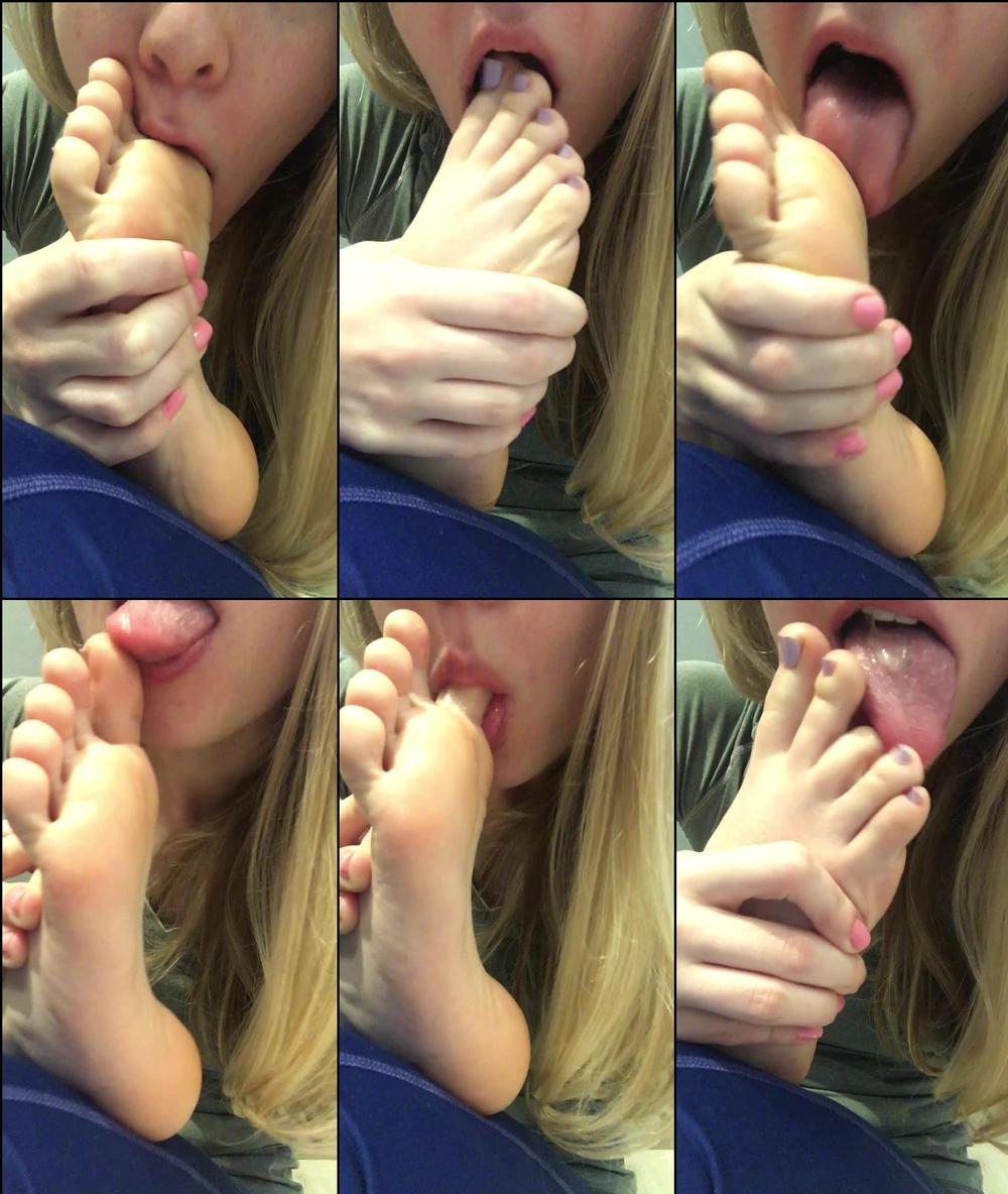 haileyhatezyou 07 11 2019 82709227 Tasting my sweaty gym feet