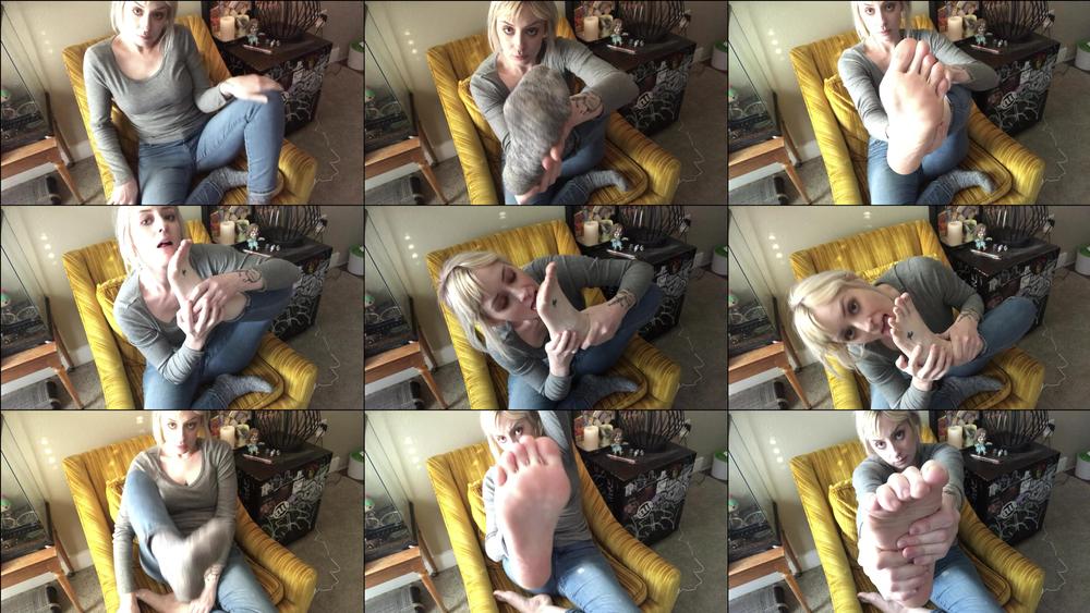 graveyardfeet 16 12 2019 106085880 showing you my dirty socks   feet