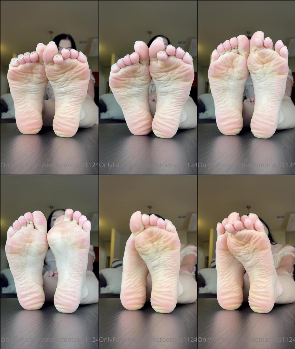 penelopestootsies739 11 04 2022 2418063277 Scrunched soles video and a few pics for your Monday 