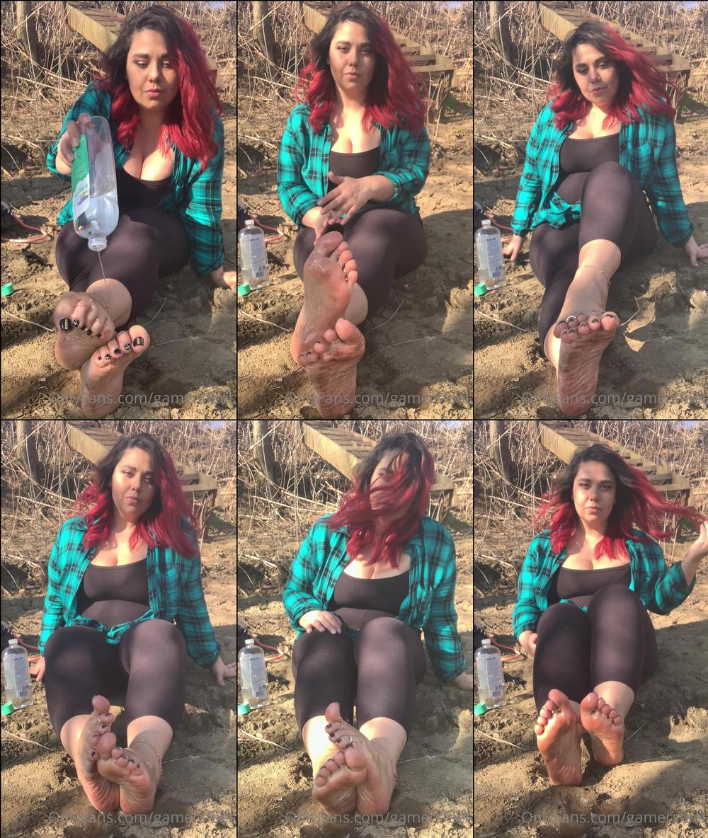 gamersfeet 04 04 2021 2073166776 Oily dirty feet 