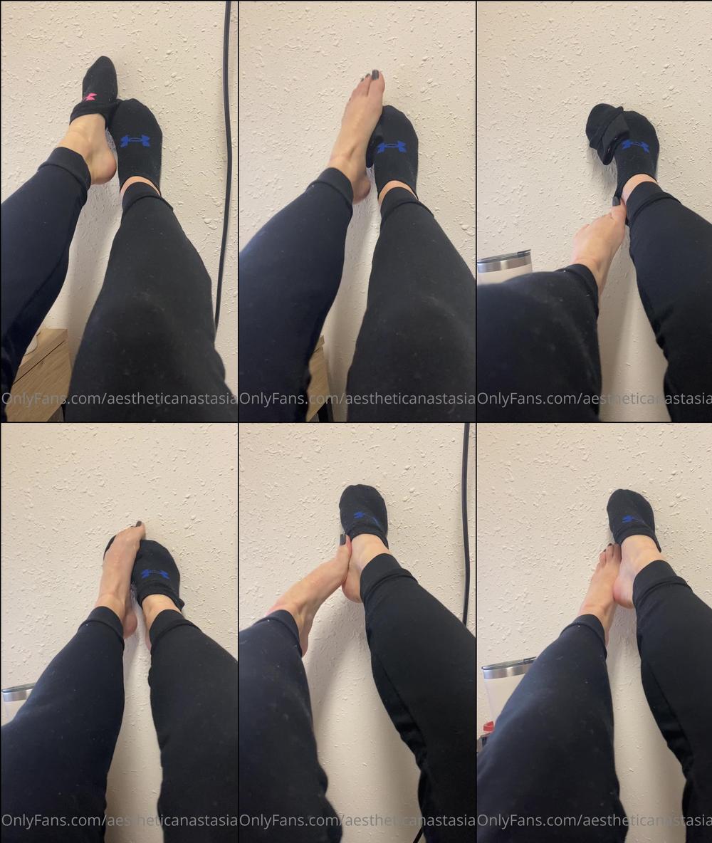 aestheticanastasia 23 02 2021 2038935775 Sock removal revealing new toe nails   )