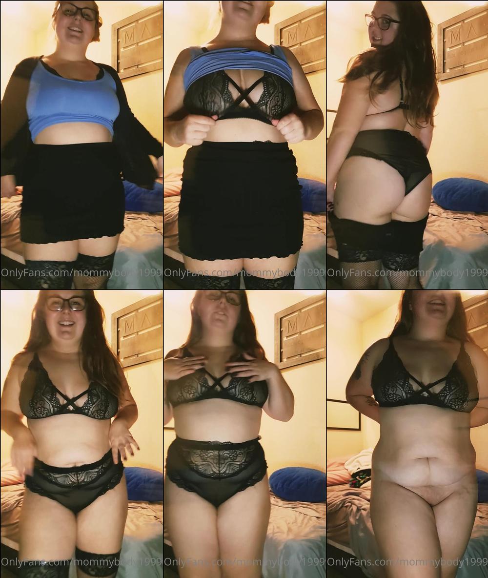 mommybody1999vip 06 12 2021 2293776890 stripping for you to start the day what do you think