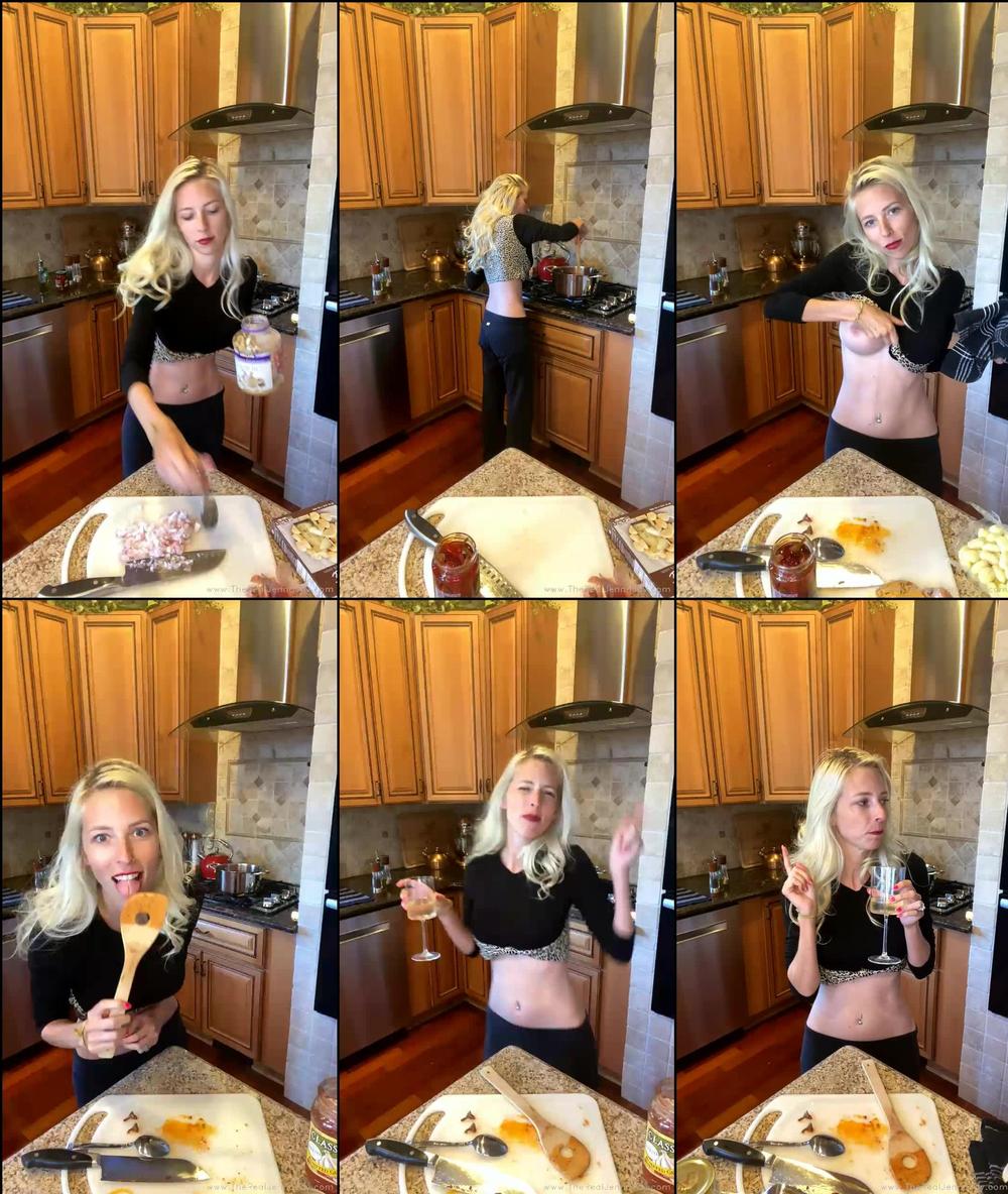 therealjennajay 195019571 2021 09 08 stream started at 09082021 0959 pm making a quick and easy dinner gnocchi in a spicy meat blush sau