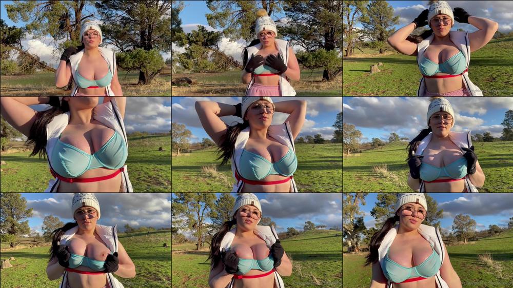 scarlettjones00 03 07 2021 2152806411 My hiking gear 