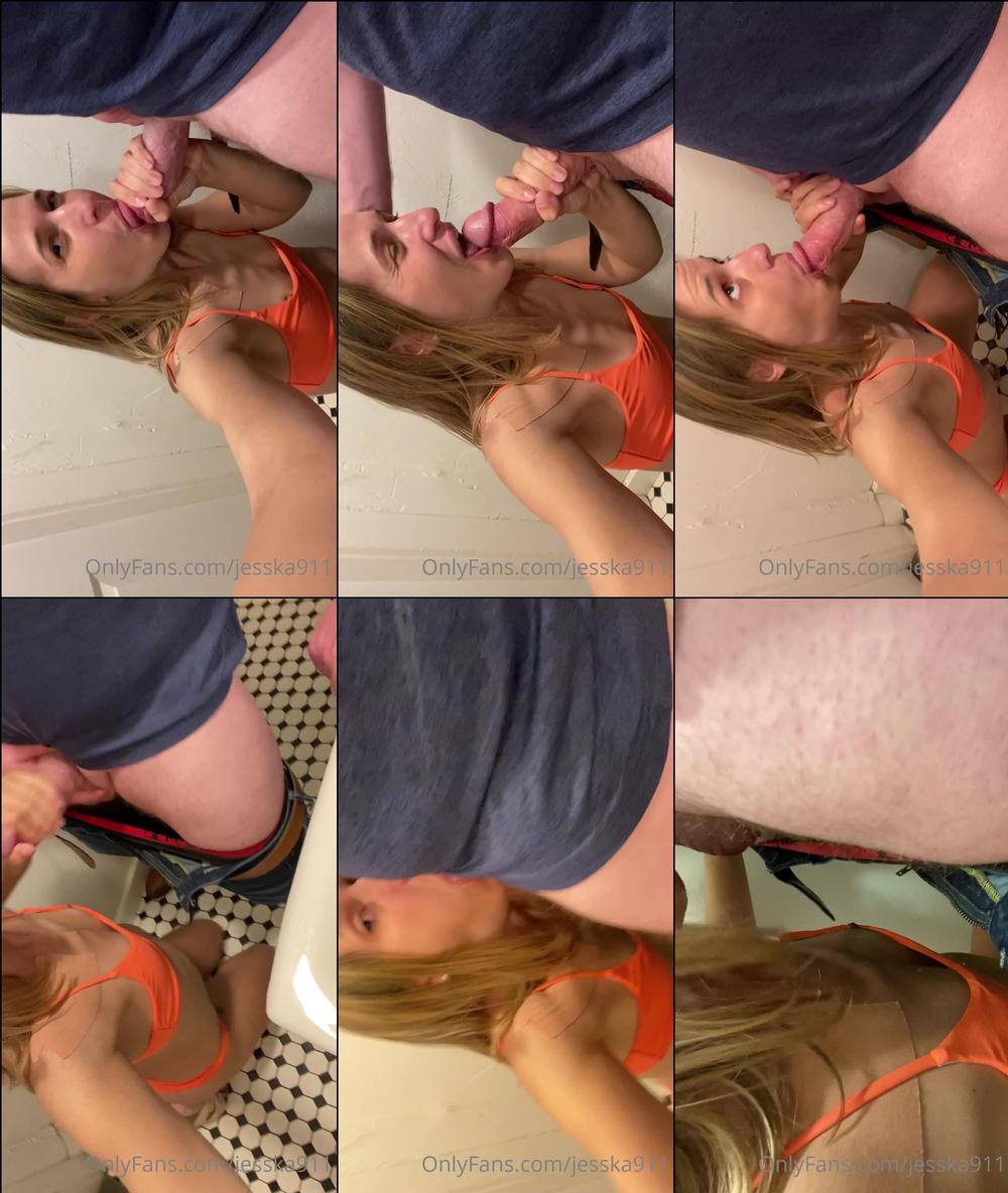 jesska911 04 08 2021 2182971723 took a break from a beautiful beach day to