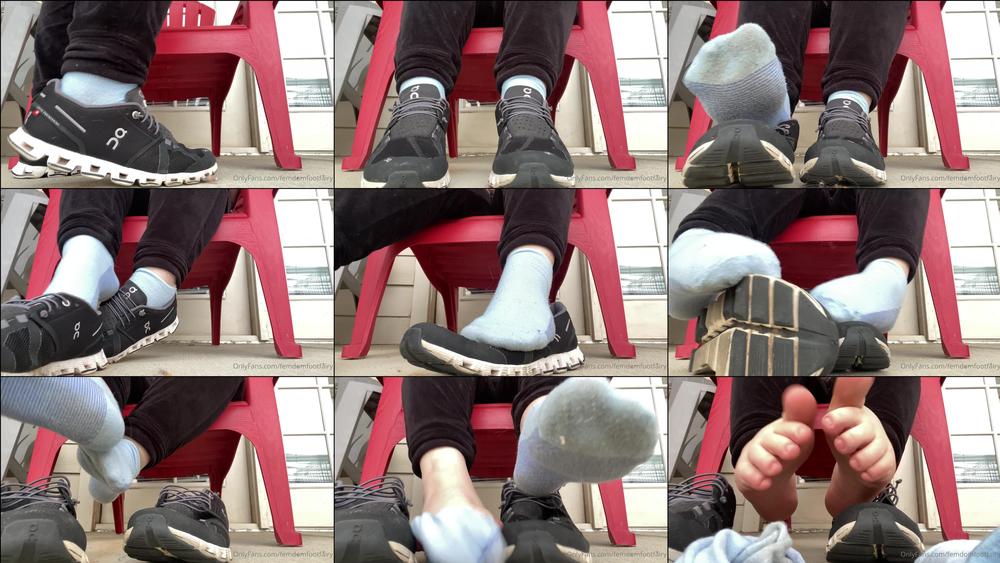findomfootfairy 04 06 2022 2455491923 shoe removal on the balcony