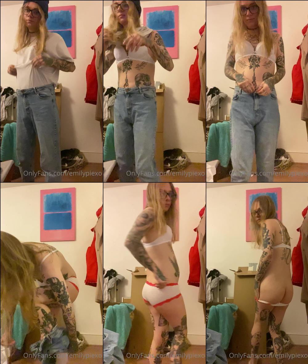 emilypiexo 06 12 2020 1262467078 Cute little strip video for you 