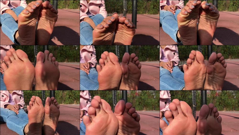 islandbadgyaal 15 11 2017 4919342 My soles consume the brain cells of weak men