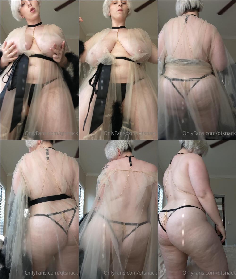 qtsnack 03 10 2020 1010223942 I can't believe I've had this robe for months but never worn it for y'all 