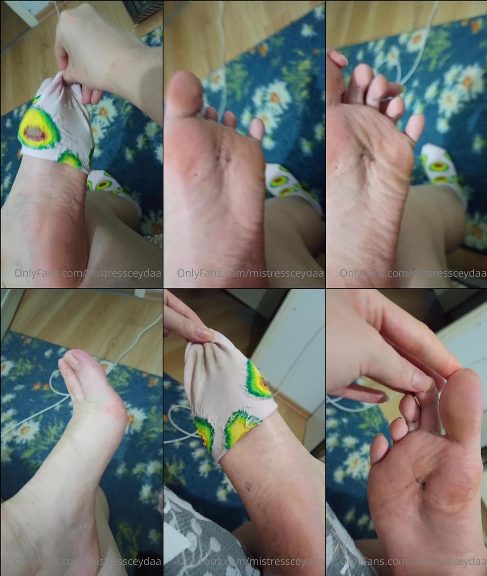 mistressceydaa 16 09 2022 2603536324 YoÄun geÃ§en bir iÅ gÃ¼nÃ¼ ve hava Ã§ok sÄ±caktÄ±  AyaklarÄ±mÄ±n harika bir temi