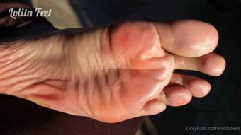 thefeetoflola 24 08 2021 2202060662 I know you go crazy when I show my sole like that, up close, for you.  I know you love (thefeetoflola)