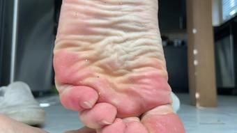 ivorysoles 20 12 2021 2295303279 My nastiest sneakers currently  (ivorysoles)
