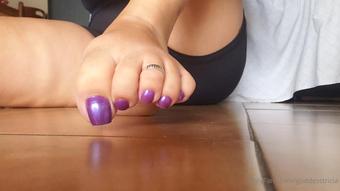 goddesstricia 04 08 2023 2967649095 close nos dedinhos (goddesstricia)