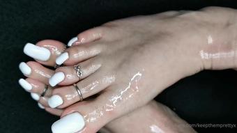 keepthemprettyx 23 01 2022 2339014605 Oiled up and ready to milk some dick (keepthemprettyx)