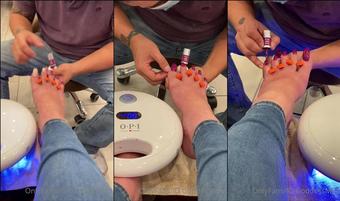 goddessmiia 06 09 2020 845093545 do you like watching nails get painted (goddessmiia)
