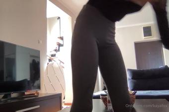 kayafox 135064897 2021 04 14 secret footage of myself sorting my stuff in no make up and homewear lol. (kayafox)