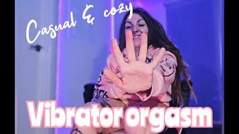 Cozy vibrator orgasm - February 29, 2024 (Spookybunz)