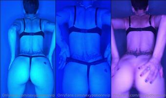 pixiespicyvip 472935107 moviendo el culito con mi tanga favorita entre las luces de colores  (pixiespicyvip)