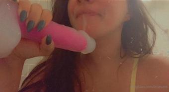 littlelaine 03 11 2020 1190421969 Give this a like if you want me to chokeee on your cock  (littlelaine)