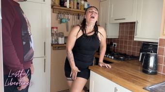 Desperate to pee in front of my one night stand - August 06, 2024 (Lustful_Libertines)