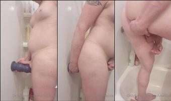 tskhloecox 07 09 2021 2214144402 oh just a little shower stretching (tskhloecox)
