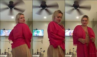 olyriaroy 07 03 2020 171068168 Want to spoil you guys with short dancing video How do you like the way I move  (olyriaroy)