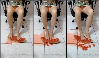 samy_feet 06 11 2020 1205302923 I want to step on you like that Eu quero pisar em vocÃª assim (samy_feet)