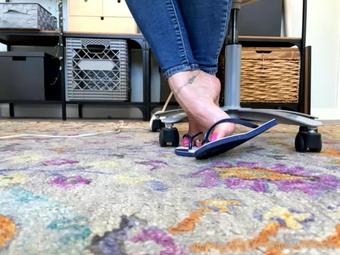 mimifootnipclips 378937406 2022 08 08 stream started at 08082022 0913 pm coffee break with mimi (mimifootnipclips)