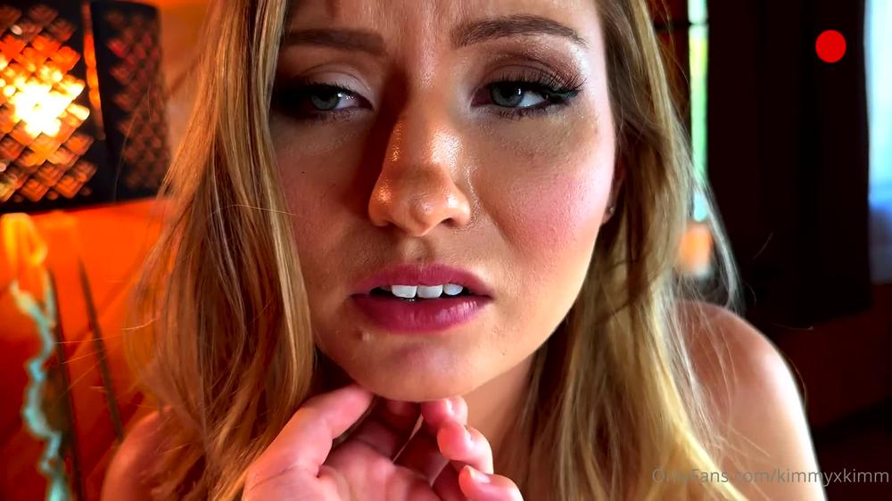 kimmyxkimm 28 11 2022 2697491397 @Emmasirus is too hot to resist  Watch her betray her best friend, @bxbxamber ,all for me 