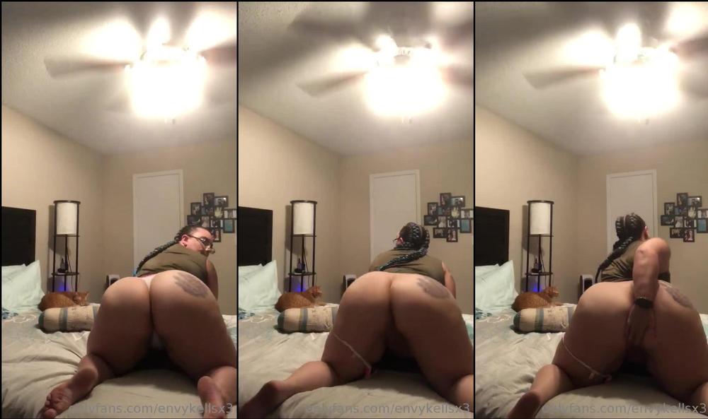 envykellsx3 09 05 2019 31433866 Do you like this fat ass twerking in my dress with no panties baby 