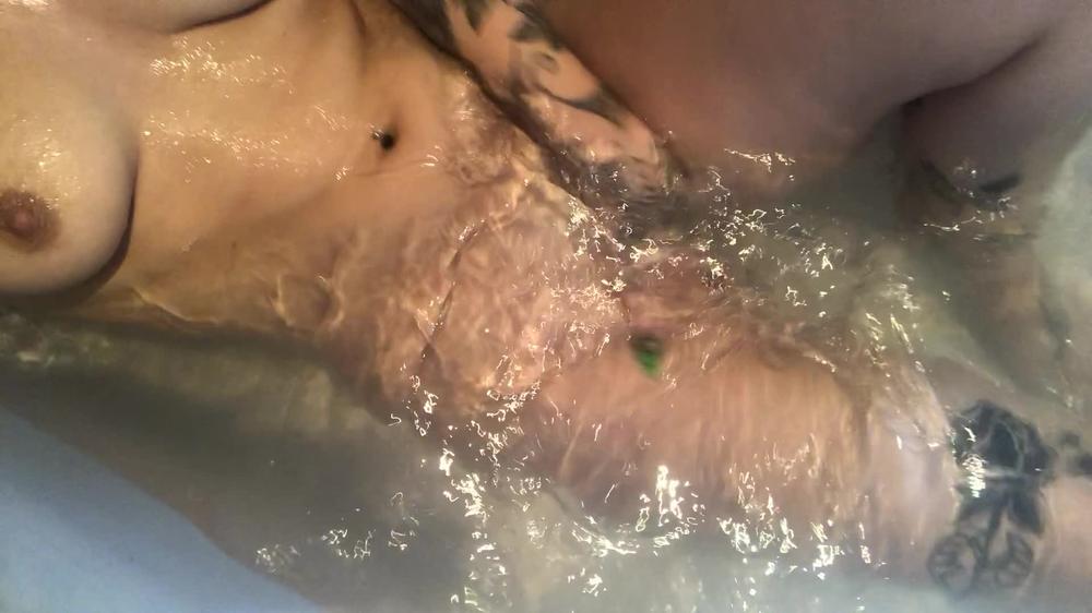 pregnant_fox 09 10 2018 14440563 BATH VIDEO so wet 