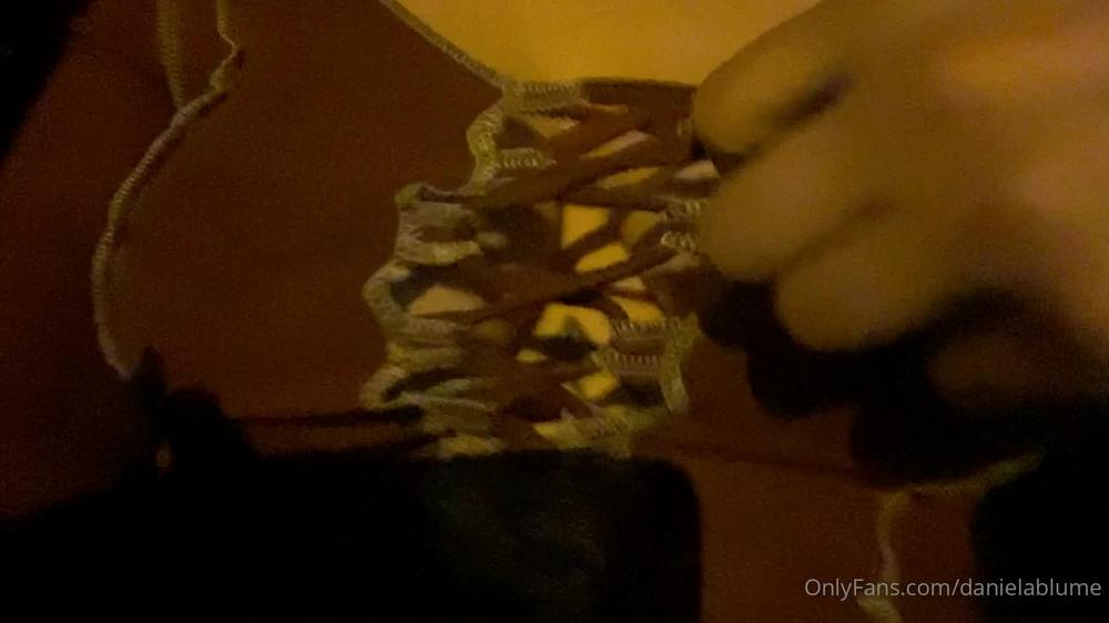 danielablume 02 05 2022 2442842946 En el cochecitoâ¦  este pantalon me marca el coÃ±o. Camel toe w this pants. Wanna see mor