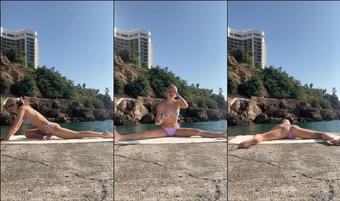 yourfitcrush 05 12 2022 2707524890 bikini yoga by the sea  (yourfitcrush)