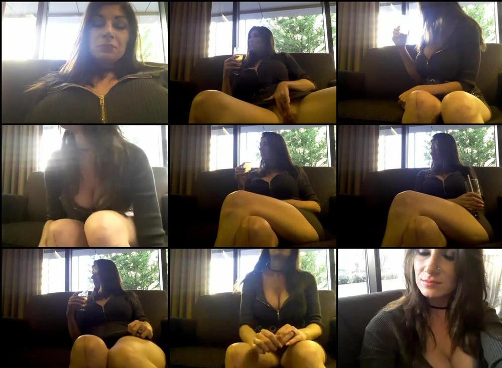 Fingering myself in Public. HOTEL lobby - January 31, 2020